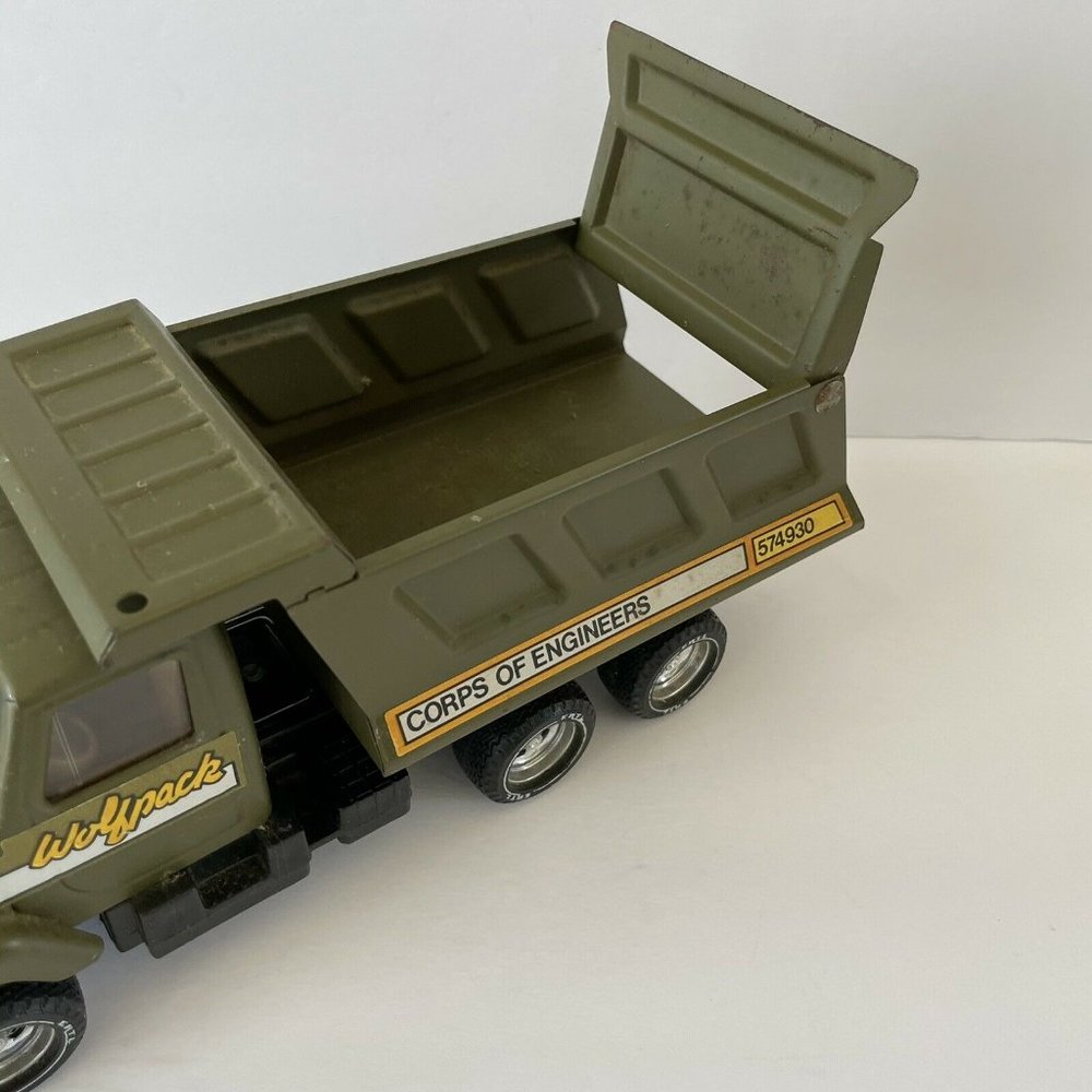 Ertl International Wolfpack Steel Dump Truck Corps - Picture 4 of 11